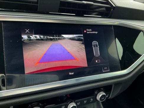 Used 2022 Audi Q3 2.0T Premium image 23