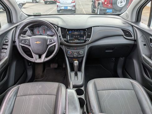 Used 2022 Chevrolet Trax LT w/ Driver Confidence Package image 7