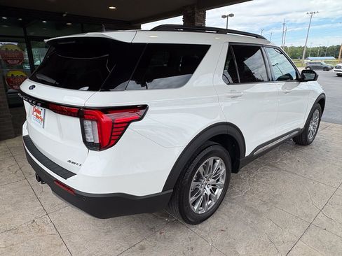 Used 2025 Ford Explorer Active w/ Active Comfort Package AWD/4WD image 6