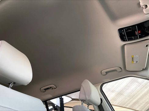 Certified 2025 Hyundai Santa Fe SEL image 12