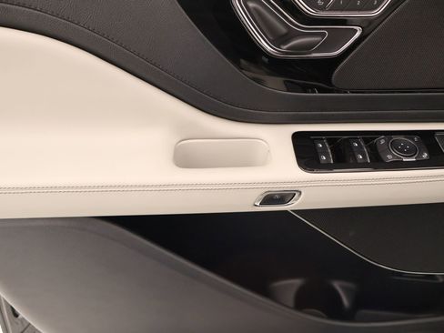 New 2026 Lincoln Aviator AWD w/ Jet Appearance Package image 18