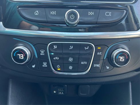 Used 2020 Chevrolet Traverse RS image 37