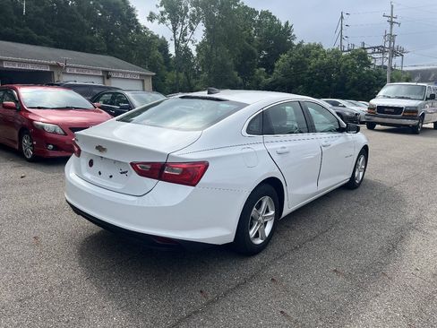 Used 2019 Chevrolet Malibu LS FWD image 3