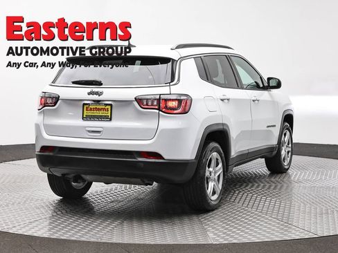 Used 2024 Jeep Compass Latitude AWD/4WD image 5