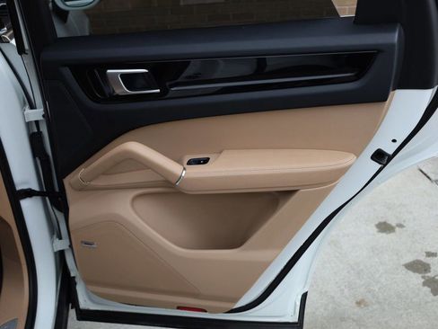 Used 2020 Porsche Cayenne image 20