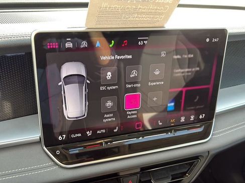 Certified 2025 Volkswagen Tiguan SE image 20