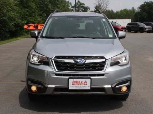 Used 2017 Subaru Forester 2.5i Limited AWD/4WD image 2