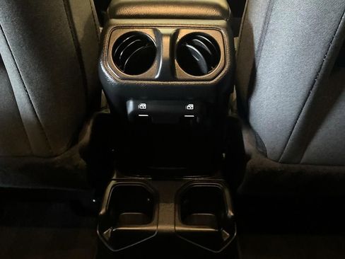 Used 2025 Jeep Gladiator Sport AWD/4WD image 33