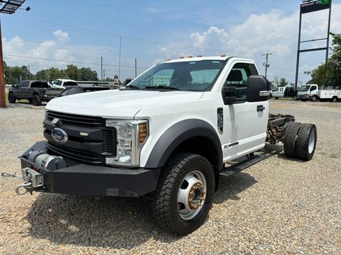 Used 2019 Ford F550 4x4 Regular Cab Super Duty image 9