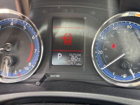 Used 2019 Toyota Corolla LE FWD image 2