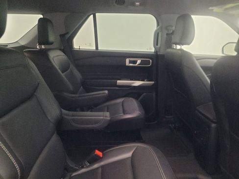 Used 2023 Ford Explorer XLT w/ Equipment Group 202A AWD/4WD image 19
