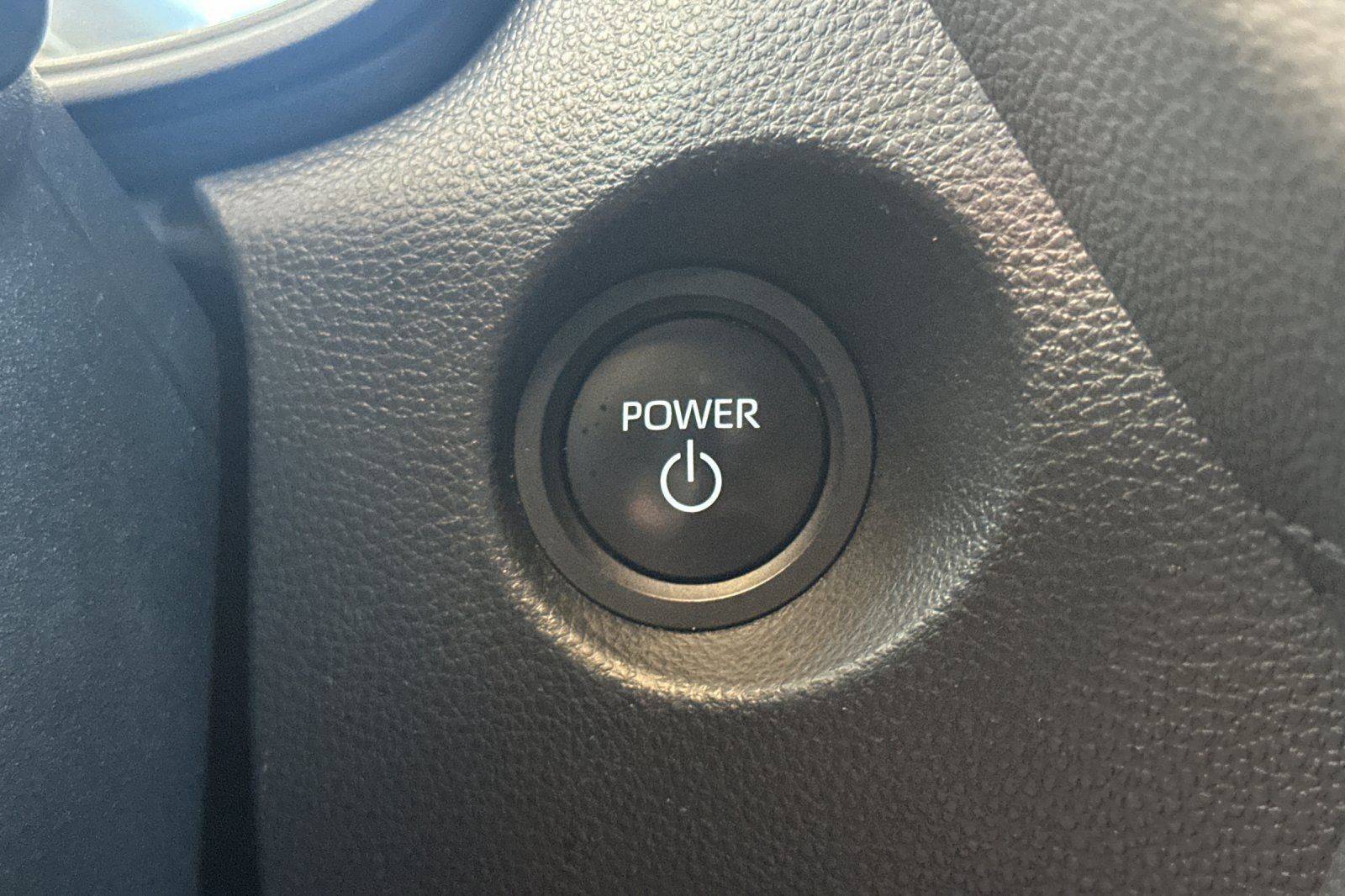 Used 2025 Toyota Corolla Cross AWD Hybrid image 25