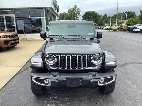 Certified 2025 Jeep Wrangler Unlimited Sahara w/ Safety Group AWD/4WD image 2