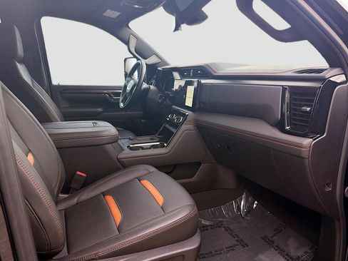 Used 2025 GMC Sierra 2500 AT4 w/ AT4 Premium Plus Package image 14