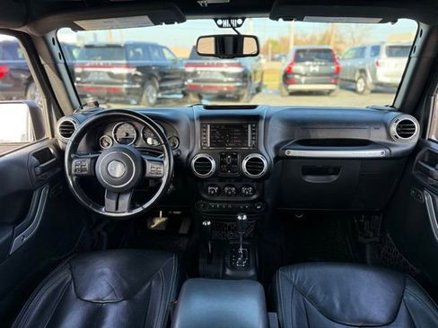 Used 2018 Jeep Wrangler Unlimited Sahara w/ Connectivity Group image 3