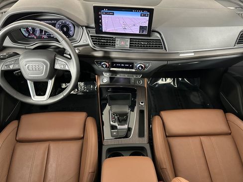Used 2023 Audi Q5 e Premium Plus w/ Premium Plus Package image 12