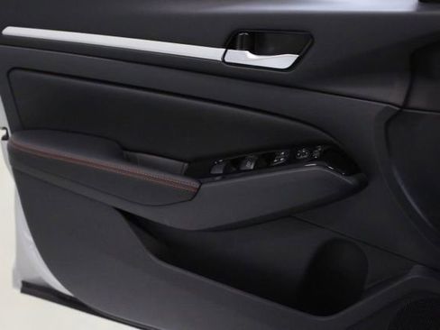 New 2025 Nissan Altima 2.5 SR image 11