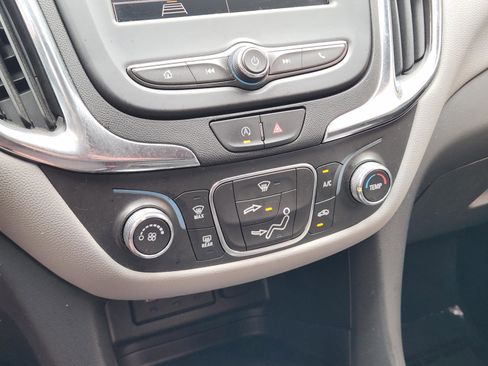 Used 2024 Chevrolet Equinox LS w/ Driver Confidence II Package FWD image 12