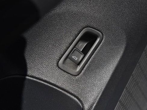 New 2026 Volkswagen Atlas Cross Sport SE image 9