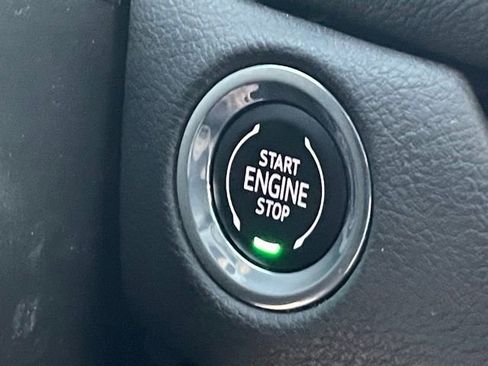 Used 2024 Cadillac XT4 Premium Luxury image 22