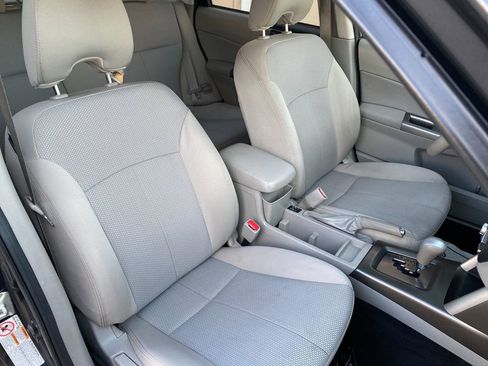 Used 2011 Subaru Forester 2.5X Premium w/ All-Weather Pkg image 16