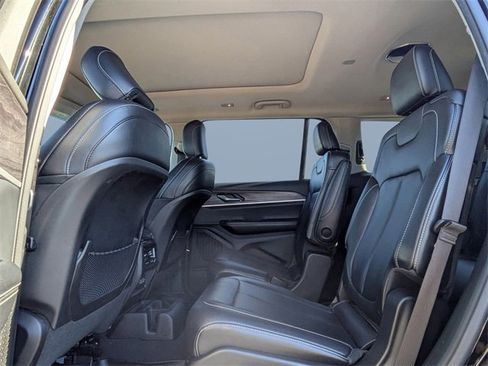 Used 2023 Jeep Grand Cherokee L Limited image 15