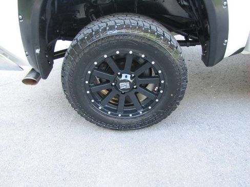Used 2016 Toyota Tundra SR5 w/ SR5 Upgrade Package AWD/4WD image 28