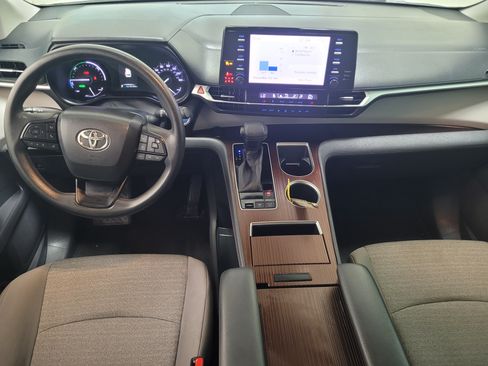 Used 2022 Toyota Sienna LE FWD image 12
