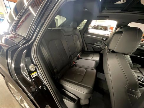 Used 2023 Audi Q3 2.0T Premium w/ Black Optic Sport Package AWD/4WD image 28