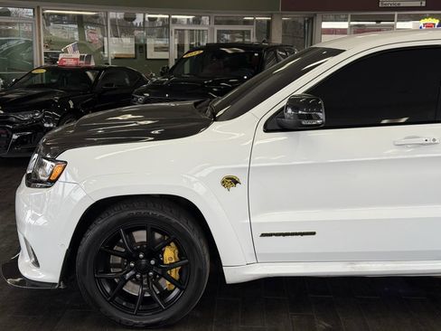 Used 2021 Jeep Grand Cherokee Trackhawk image 9