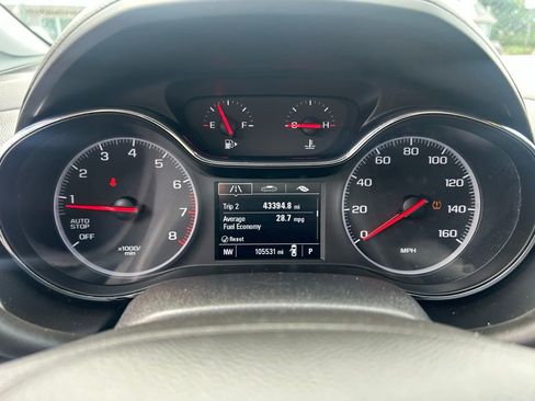 Used 2019 Chevrolet Cruze LS w/ LS Convenience Package FWD image 17
