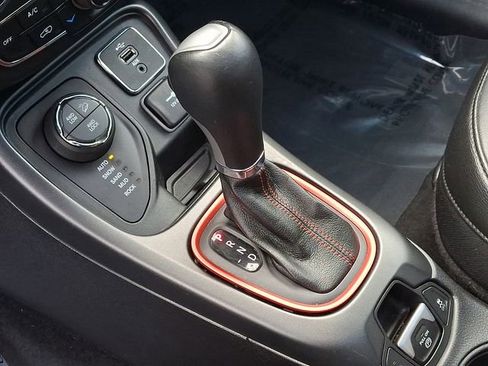 Used 2018 Jeep Compass Trailhawk w/ Navigation Group image 18