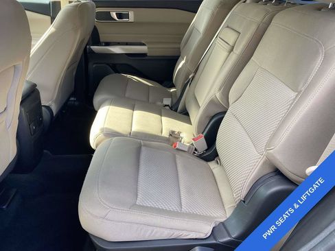 Certified 2022 Ford Explorer XLT RWD image 11