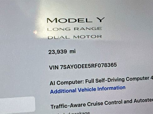 Used 2024 Tesla Model Y Long Range AWD/4WD image 17