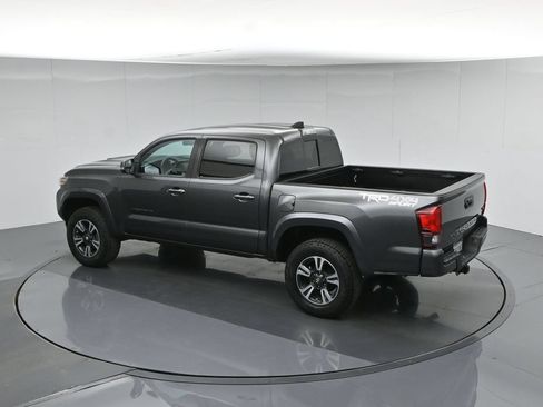Used 2019 Toyota Tacoma TRD Sport AWD/4WD image 43