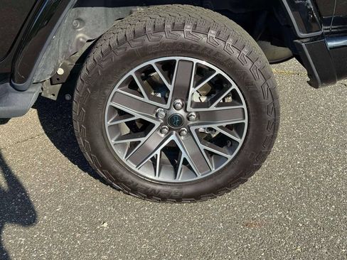 Used 2024 Jeep Wrangler High Altitude AWD/4WD image 11