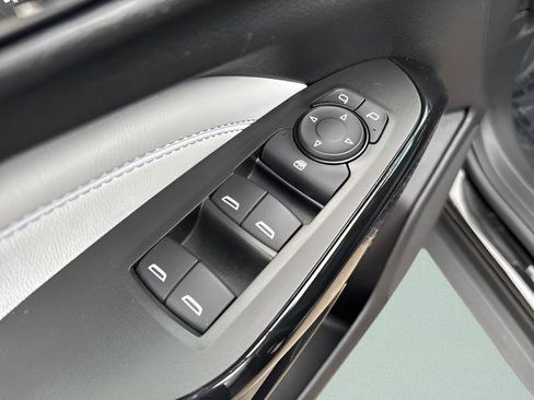 Used 2025 Chevrolet Trax LT image 15