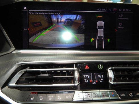 Used 2021 BMW X6 xDrive40i w/ Premium Package image 31