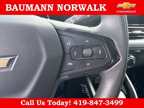 Used 2025 Chevrolet TrailBlazer LT FWD image 26