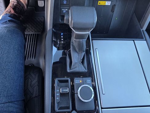 Used 2024 Toyota Sequoia Limited image 34