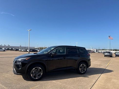 Certified 2025 Nissan Rogue SV FWD image 11