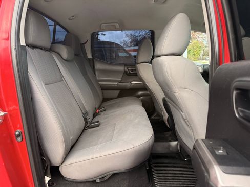 Used 2019 Toyota Tacoma SR5 image 22