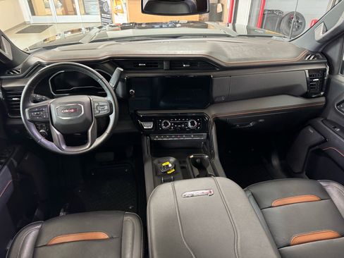 Used 2024 GMC Sierra 2500 AT4 w/ AT4 Preferred Package AWD/4WD image 13