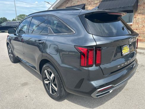 Used 2021 Kia Sorento EX w/ Panoramic Sunroof Package FWD image 9