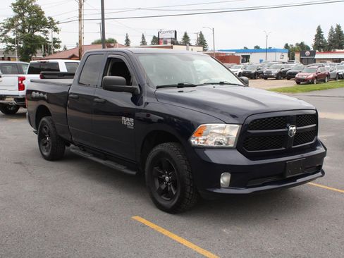 Used 2019 RAM 1500 Express AWD/4WD image 3