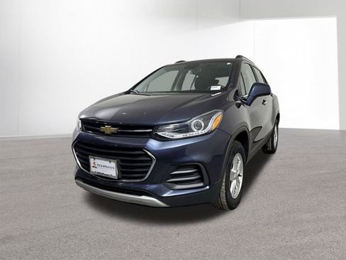 Used 2018 Chevrolet Trax LT w/ LT Convenience Package image 2