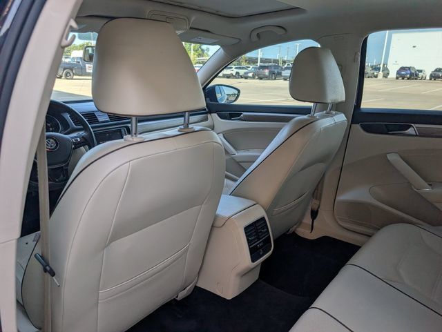 Used 2018 Volkswagen Passat 2.0T SE FWD image 25