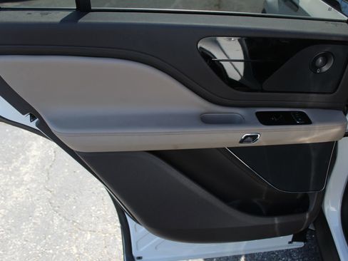 Used 2023 Lincoln Aviator Reserve w/ Equipment Group 201A AWD/4WD image 20