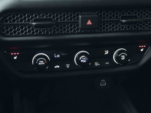 Certified 2025 Honda HR-V Sport image 32