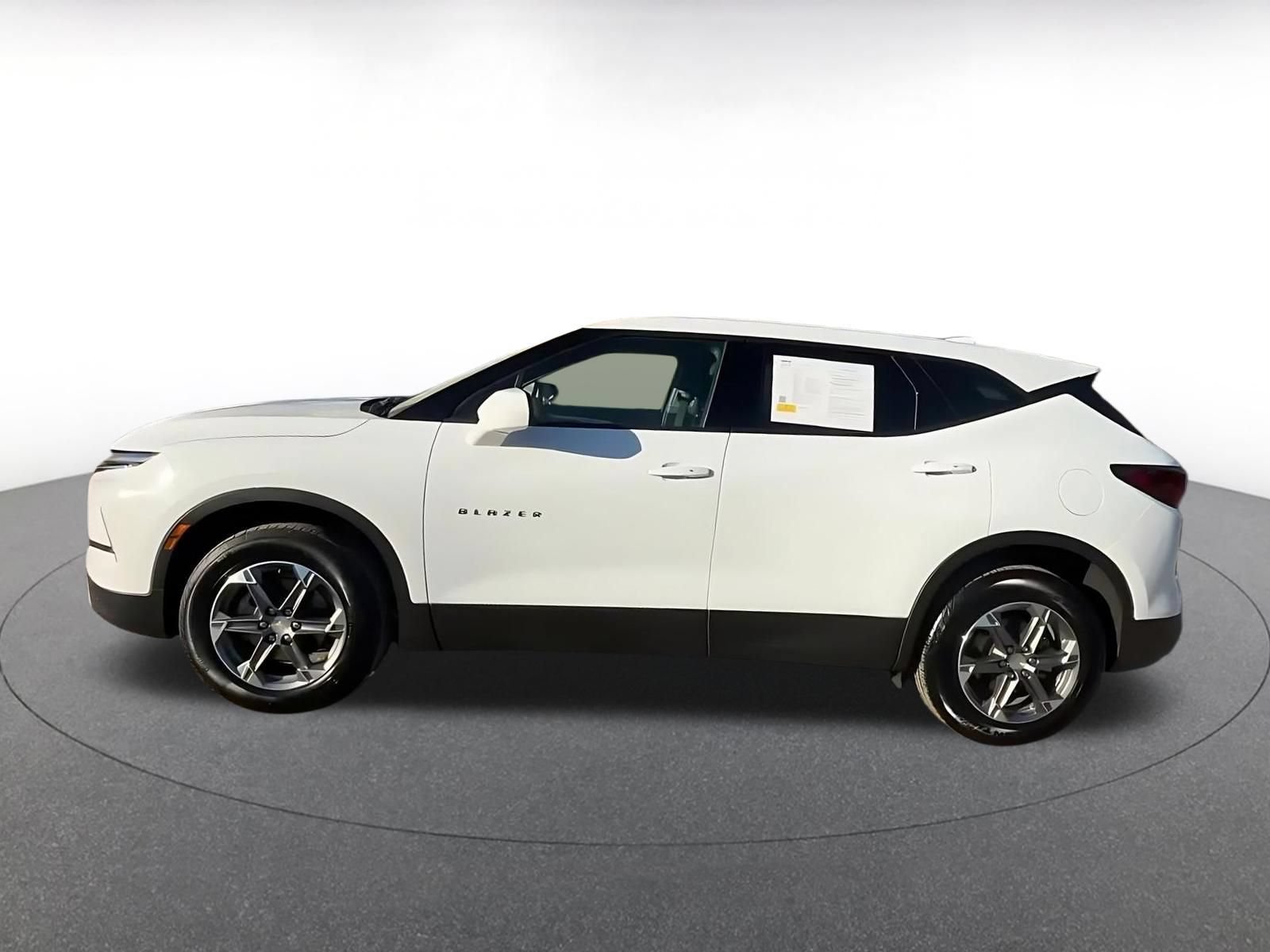 Used 2026 Chevrolet Blazer LT FWD image 8